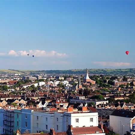 Number 38 Clifton Бристоль