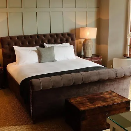 Number 38 Clifton 4*