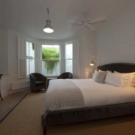 Number 38 Clifton 4* Бристоль