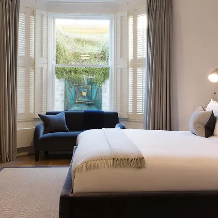 Number 38 Clifton Готель