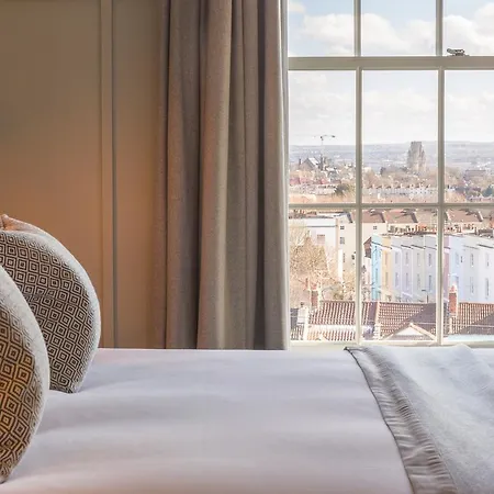 Number 38 Clifton 4*