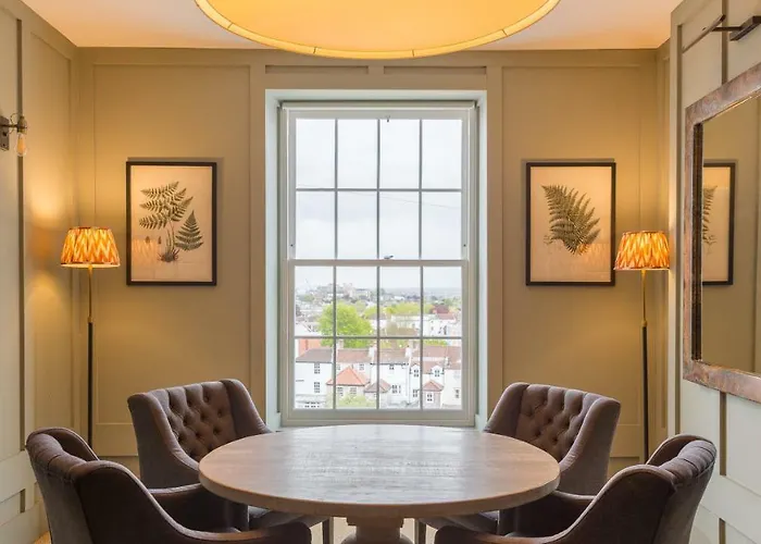 Number 38 Clifton Hotel 4*